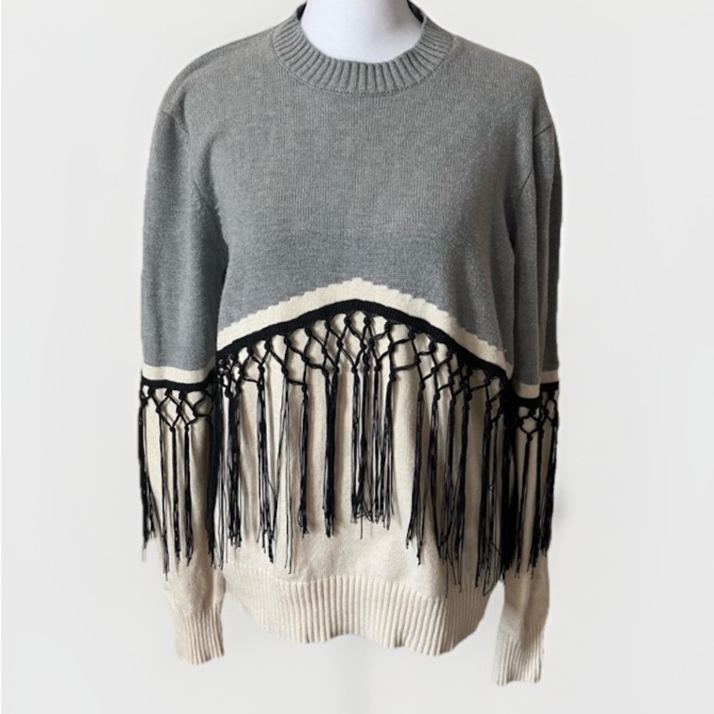 Neiman Marcus Gray Cream Colorblock Fringe Crewneck Sweater size Large - Picture 2 of 9